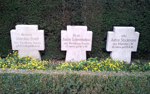 Ansicht der Kriegsgräberstätte Bakum - Lüsche, Gemeindefriedhof