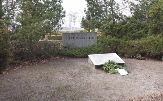 Ansicht der Kriegsgräberstätte Bardowick, St. Peter und Paul Friedhof