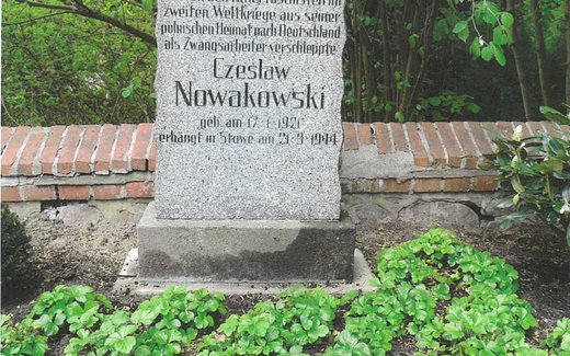 Ansicht der Kriegsgräberstätte Blowatz, kirchlicher Friedhof Dreveskirchen - Kriegsgräberstätte
