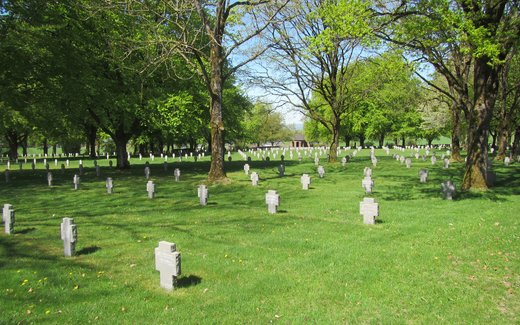 Ansicht der Kriegsgräberstätte Recogne-Bastogne