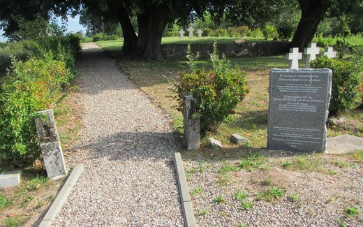 Ansicht der Kriegsgräberstätte Habichtsau