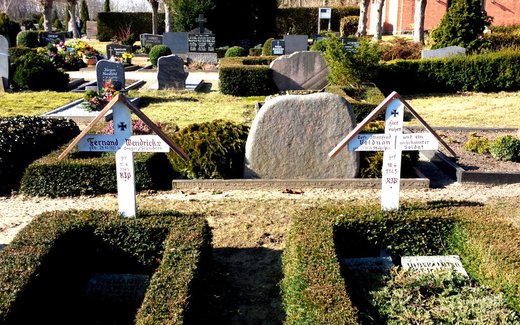 Ansicht der Kriegsgräberstätte Bienenbüttel, Ev.- luth. Friedhof