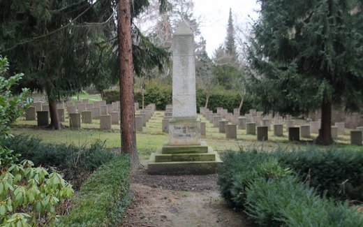 Ansicht der Kriegsgräberstätte Blankenburg, Ehrenfdh.