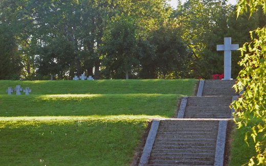 Ansicht der Kriegsgräberstätte Viljandi
