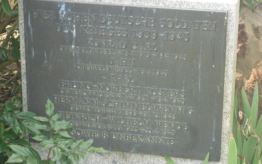 Ansicht der Kriegsgräberstätte Bollersdorf, Gemeindefriedhof