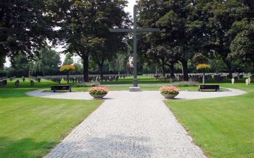 Ansicht der Kriegsgräberstätte Blumau