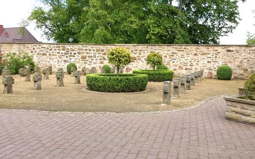 Ansicht der Kriegsgräberstätte Ankum, Kriegsgräberstätte auf der Domburg