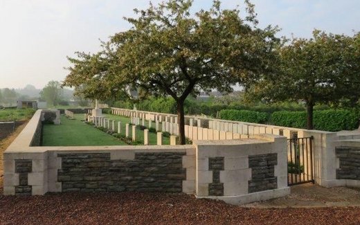 Ansicht der Kriegsgräberstätte Bapaume