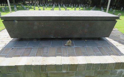 Ansicht der Kriegsgräberstätte Bertrix-Heide