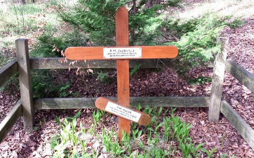 Ansicht der Kriegsgräberstätte Nahrendorf - Neestahl, Zwangsarbeitergrab im Wald