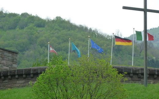 Ansicht der Kriegsgräberstätte Quero