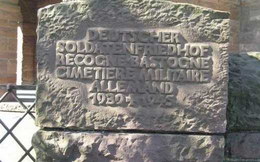 Ansicht der Kriegsgräberstätte Recogne-Bastogne