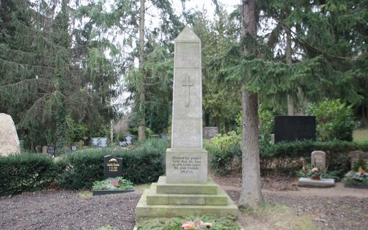 Ansicht der Kriegsgräberstätte Blankenburg, Ehrenfdh.