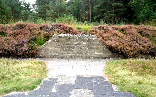 Ansicht der Kriegsgräberstätte Bergen - Belsen, KZ - Gedenkstätte