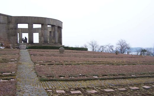 Ansicht der Kriegsgräberstätte Daleiden