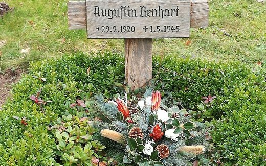 Ansicht der Kriegsgräberstätte Blücher-Besitz, kirchlicher Friedhof - Kriegsgräberstätte