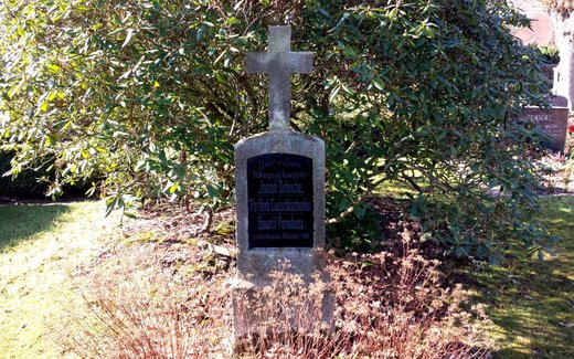 Ansicht der Kriegsgräberstätte Bienenbüttel - Wichmannsburg, Ev.- luth. Friedhof