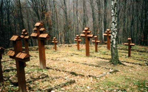 Ansicht der Kriegsgräberstätte Blechnarka